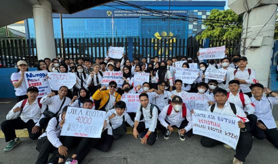 Ribuan Calon Pekerja Migran Korea Gelar Aksi di Kantor KP2MI Jakarta