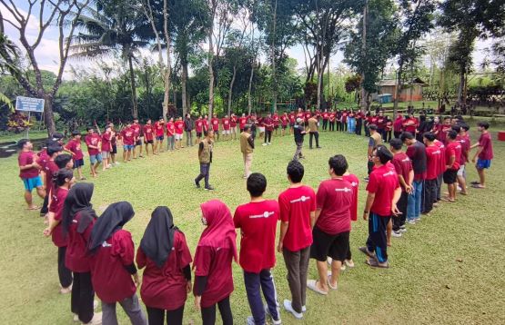 Outing Class Siswa Bina Insani Jogja dan Magelang di Jaka Garong