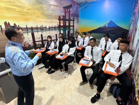 Pembukaan Pelatihan Bahasa Korea Intensif Angkatan 160 di Bina Insani untuk CPMI Program G to G di Bina Insani MTC Pembukaan Pelatihan Bahasa Korea Intensif Angkatan 160 di Bina Insani untuk CPMI Program G to G di Bina Insani MTC