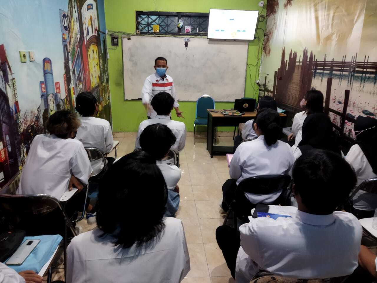 Sosialisasi BP3MI Terkait Program Tokutei Ginou/SSW Bagi siswa kelas Kursus Bahasa Jepang Angkatan 16