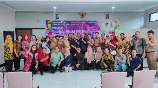 Bina Insani MTC Berbagi Pengalaman Penyelenggaraan Kursus Daring kepada LKP se-Kabupaten Madiun